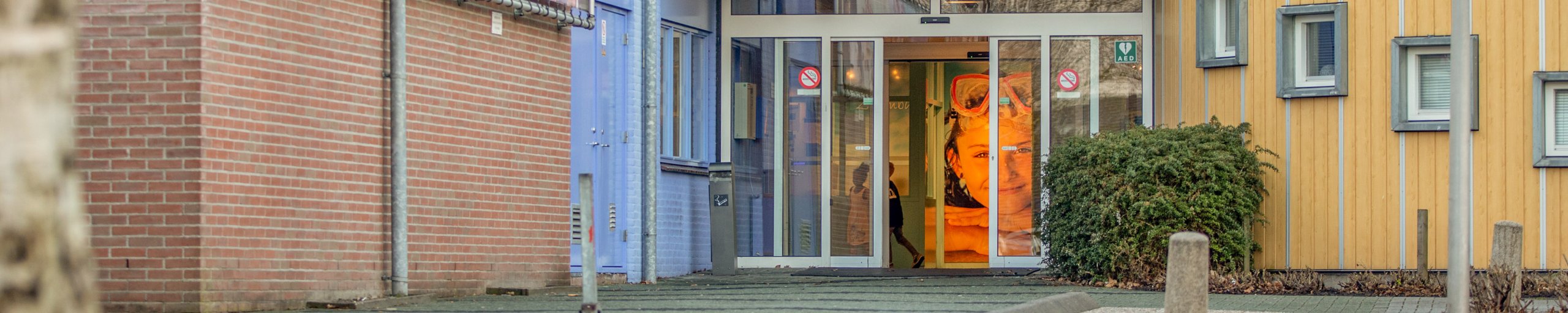 Hoofdingang zwembad De Steense